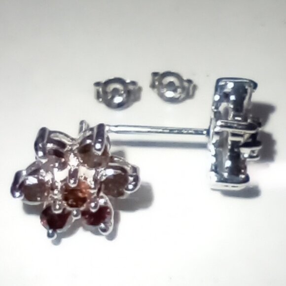 RARE! 14Kt White Gold Full-Carat Red Diamond Flower Earrings - Picture 2 of 3